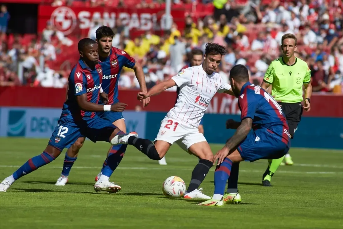 El historial favorable del Sevilla ante el Levante marca la previa del encuentro en el Ciutat de València.