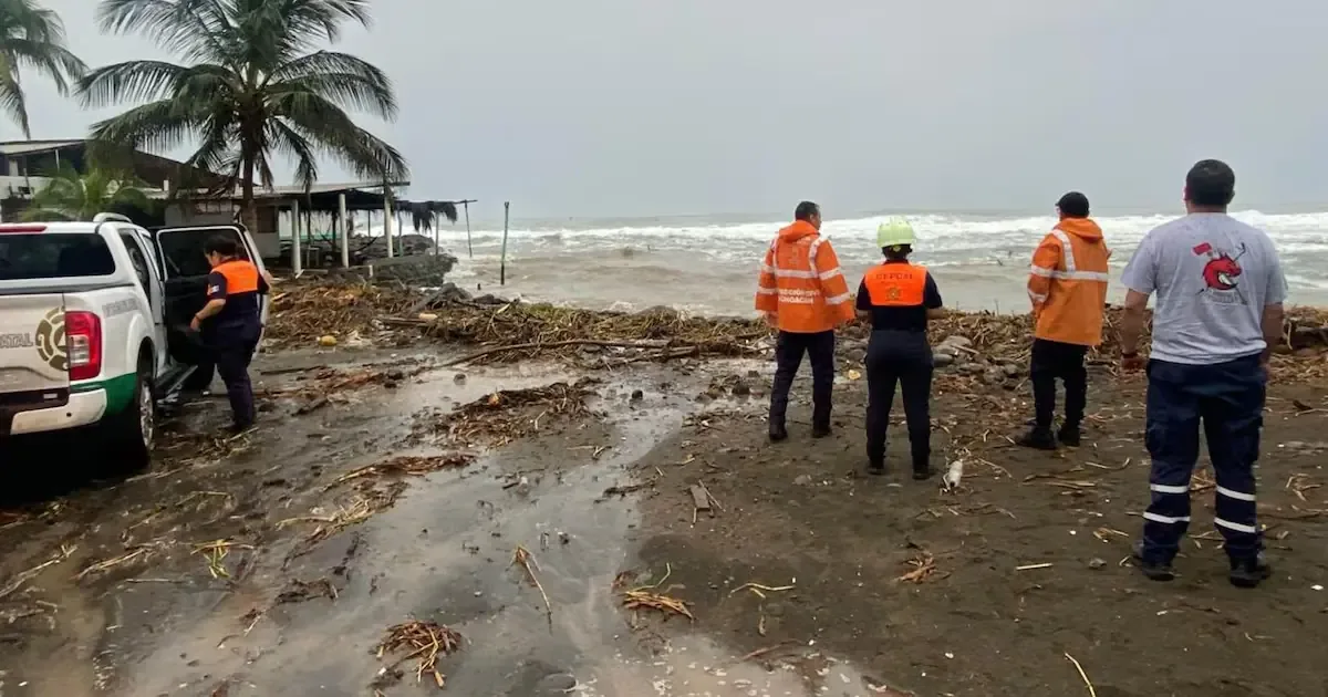 La Comisión Nacional del Agua alertó sobre lluvias y vientos en las costas de Sinaloa y Jalisco.