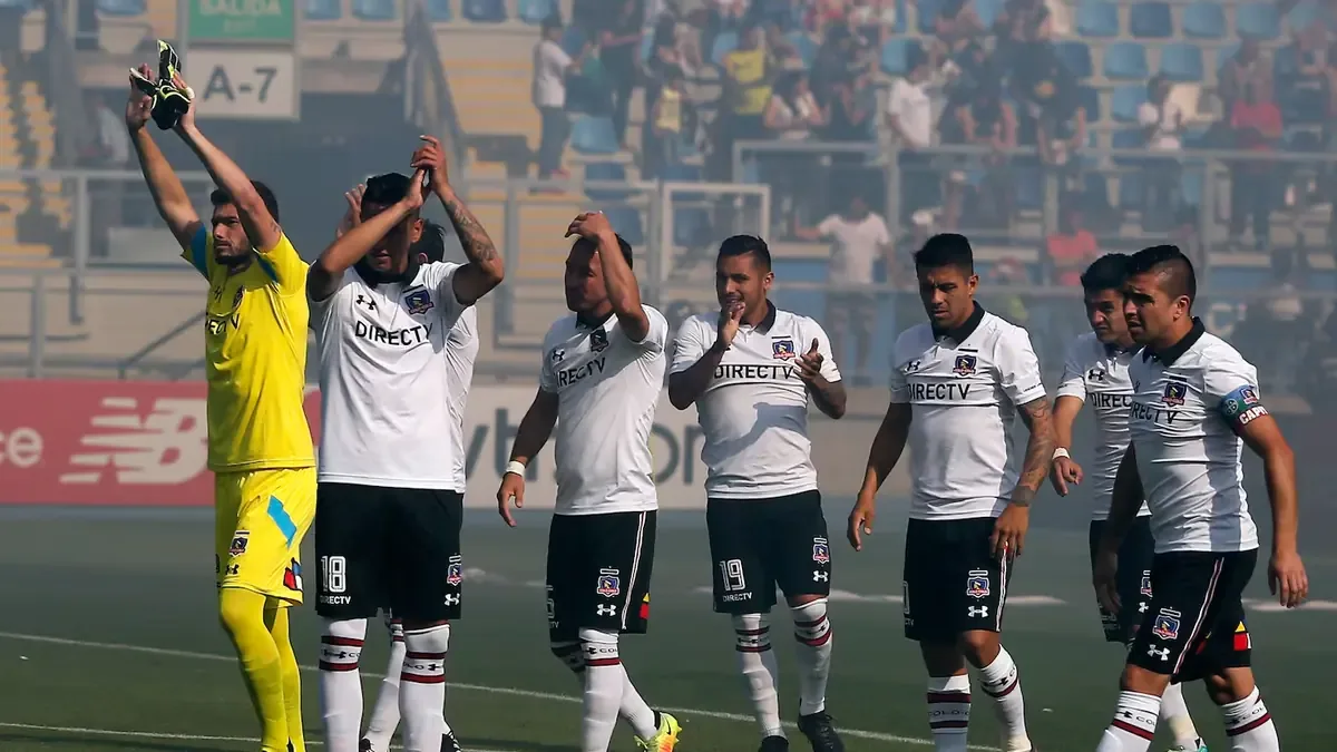 El icónico arquero chileno se despide del deporte en su ciudad natal.