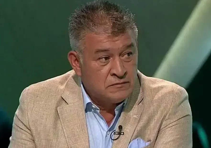 El icónico comentarista regresa para el emocionante derbi del fútbol chileno, que se llevará a cabo el 25 de abril.