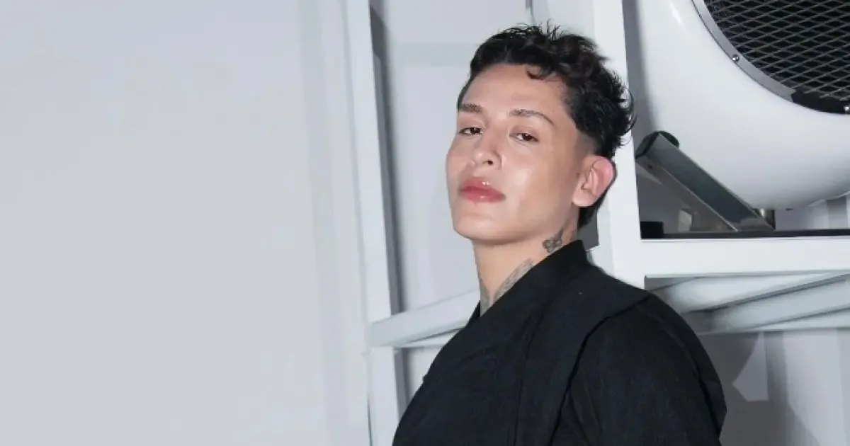 El influencer confiesa sacrificios emocionales antes de su debut en el reality.