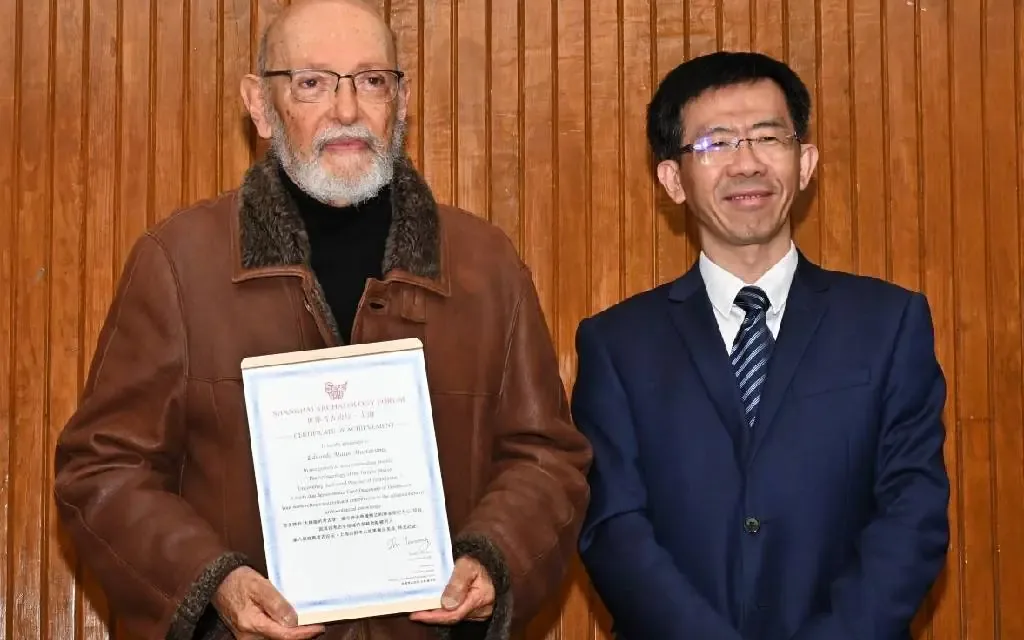 El investigador recibió el Premio al Descubrimiento de Campo 2025 en reconocimiento a su contribución al estudio de las civilizaciones mesoamericanas.