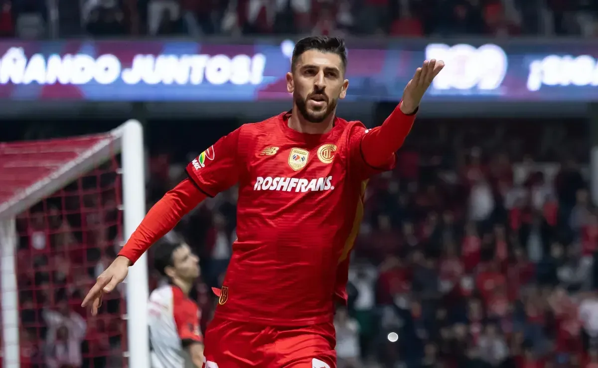 El juego de vuelta de los octavos de final se juega en el Estadio Nemesio Diez.