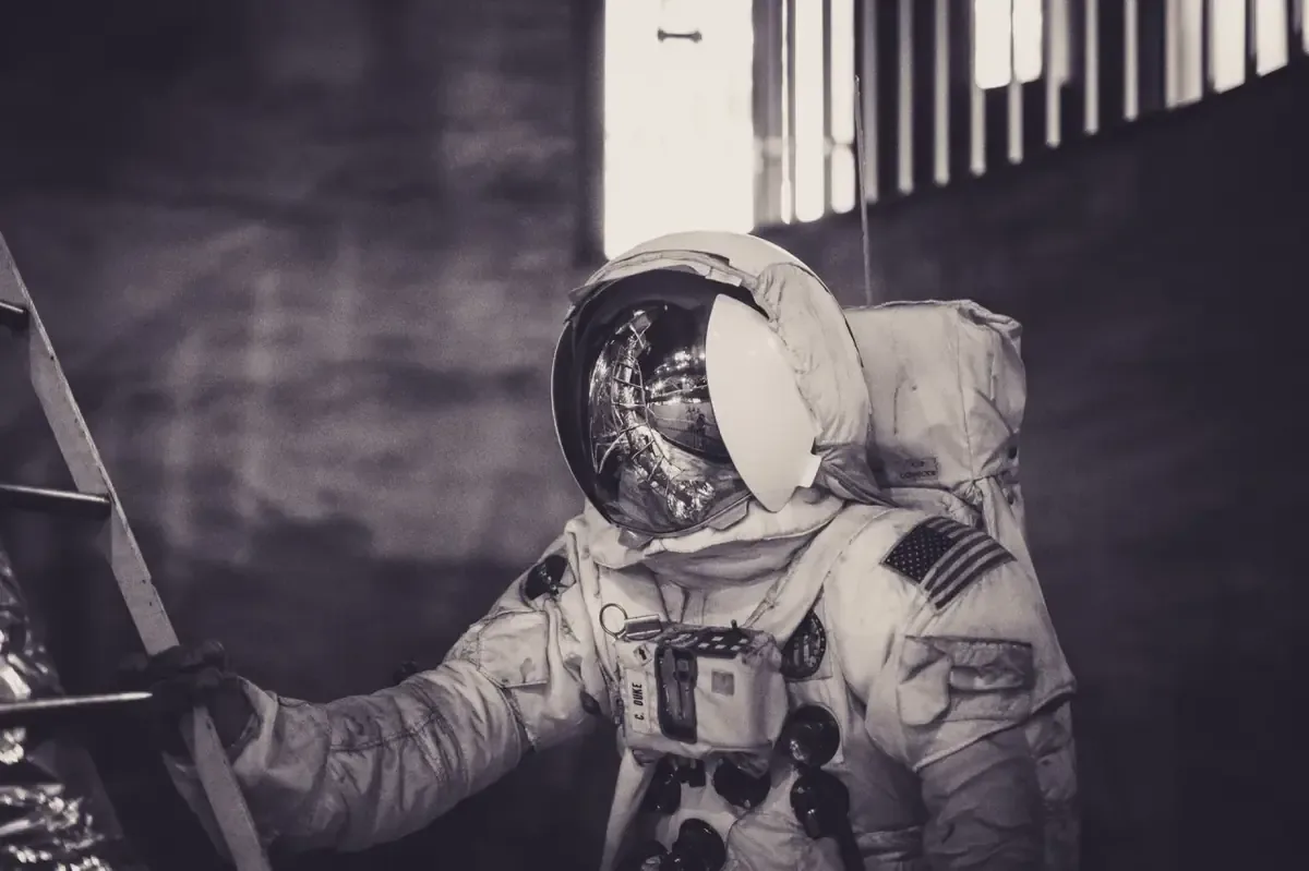 El despegue del Apolo 11 marcó el inicio de la era lunar y la exploración espacial.