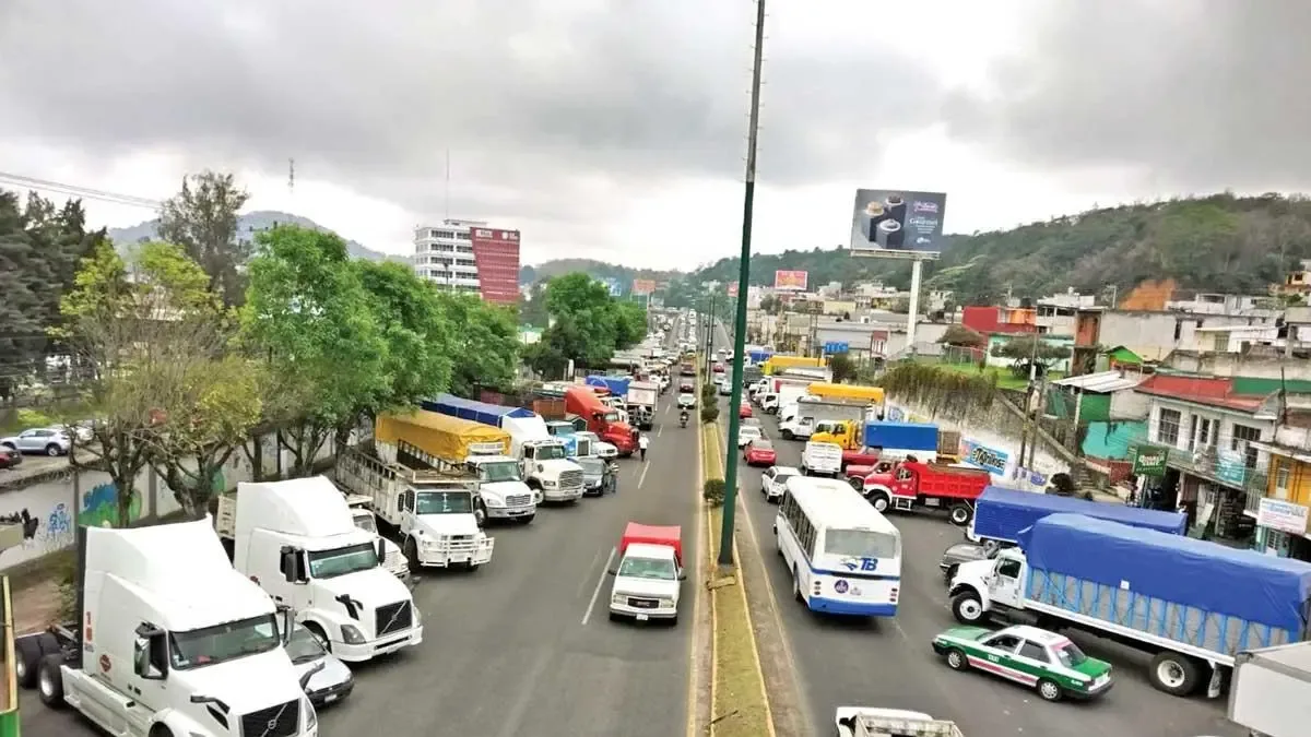 "El líder de ANTAC, David Estévez, denuncia extorsiones en las carreteras."