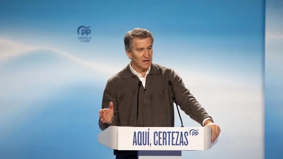El líder del PP asegura que la situación económica beneficia a unos pocos y critica al actual Gobierno.