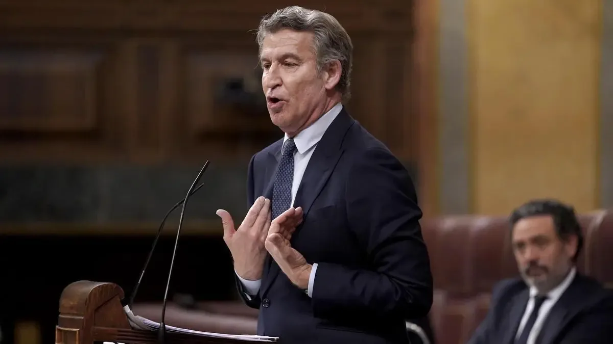 El líder del PP busca alivio fiscal para familias afectadas por la inflación y la guerra.