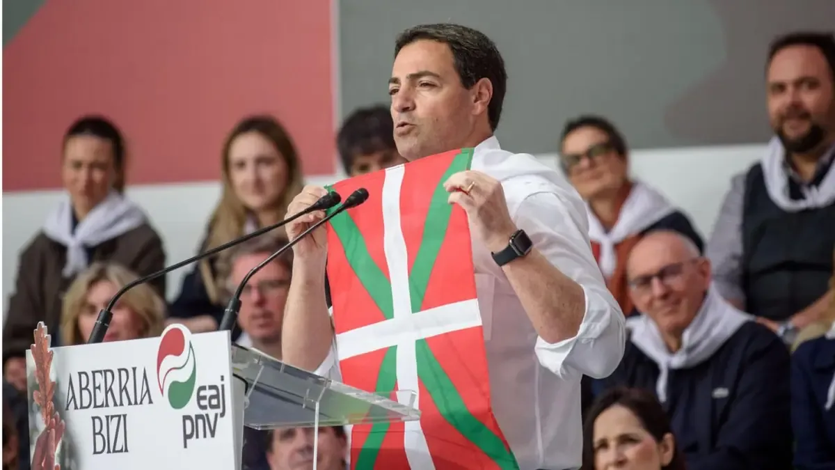 El lehendakari Imanol Pradales pide valentía política para exhibir la obra en el Guggenheim.
