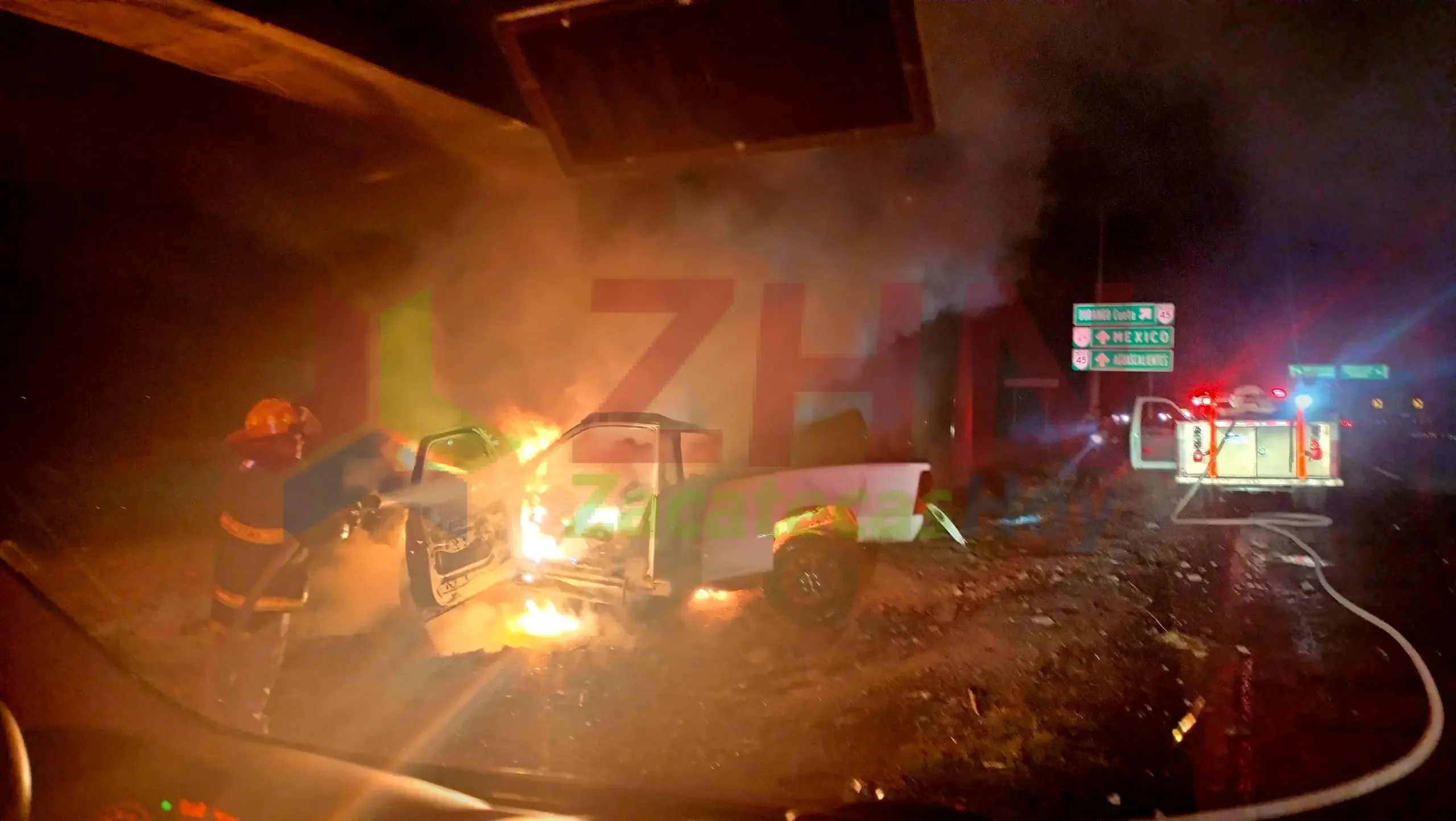 El lugar del accidente en la Carretera Federal 45, donde perdieron la vida dos personas.
