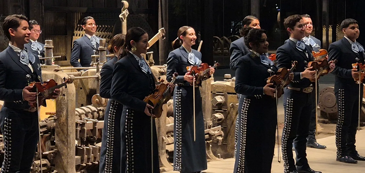 El mariachi "Mi nombre es México" durante su presentación en Aguascalientes.