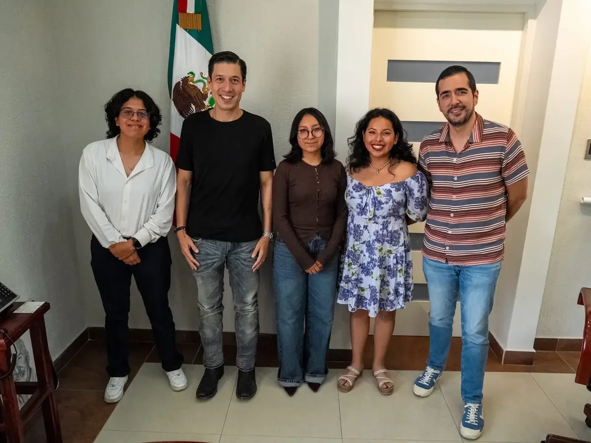 Cuatro egresados de la UNAQ tienen la oportunidad de prácticas profesionales en el extranjero.
