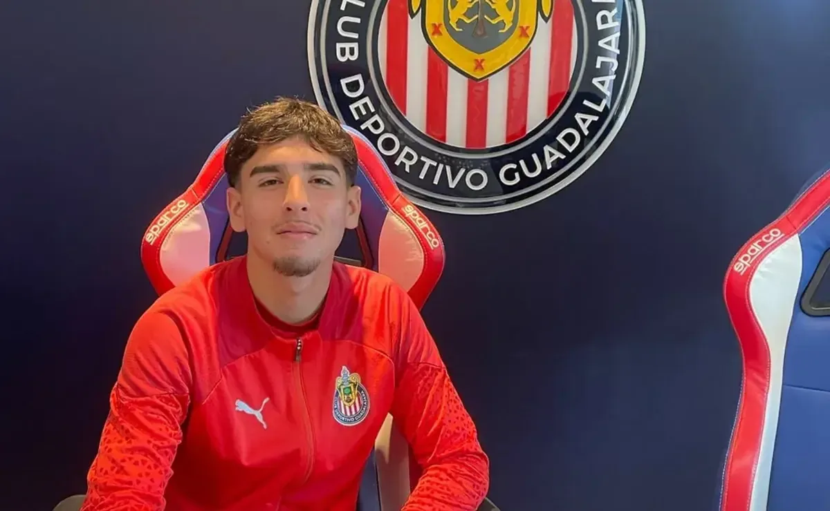El mediocampista mexicoamericano busca consolidarse en el futbol profesional tras su paso por la cantera de Chivas y el Bayern Múnich.
