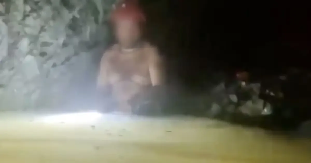 El minero fue encontrado con vida gracias a un arduo operativo de rescate que duró más de dos semanas.