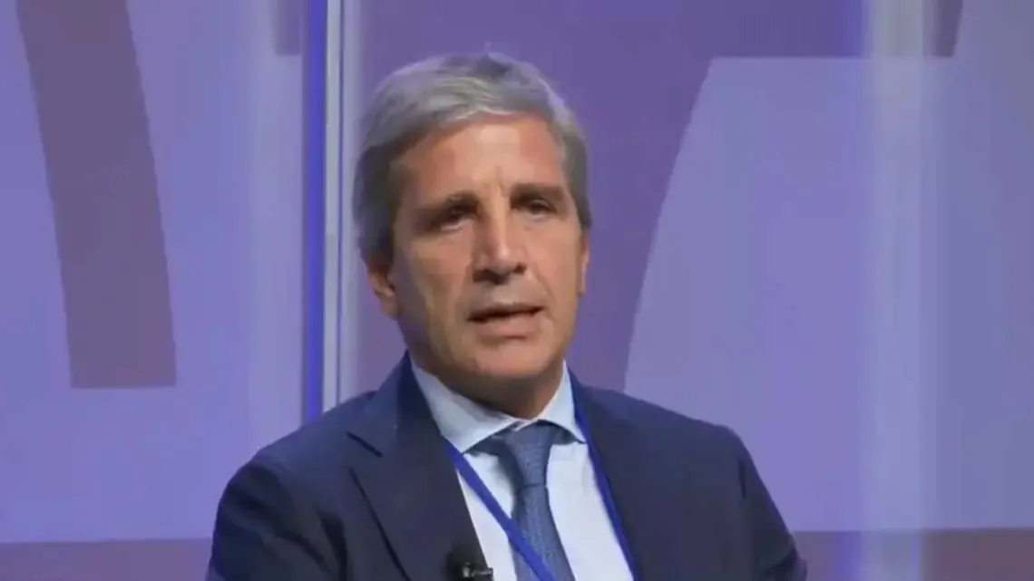 El ministro de Economía destacó reformas clave y el respaldo del Banco Mundial para Argentina.