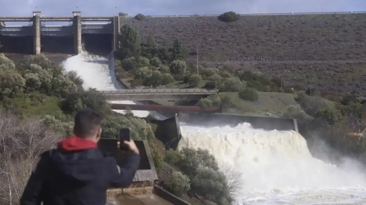 El nivel del agua se duplica en un año mientras se preparan para nuevos chubascos.