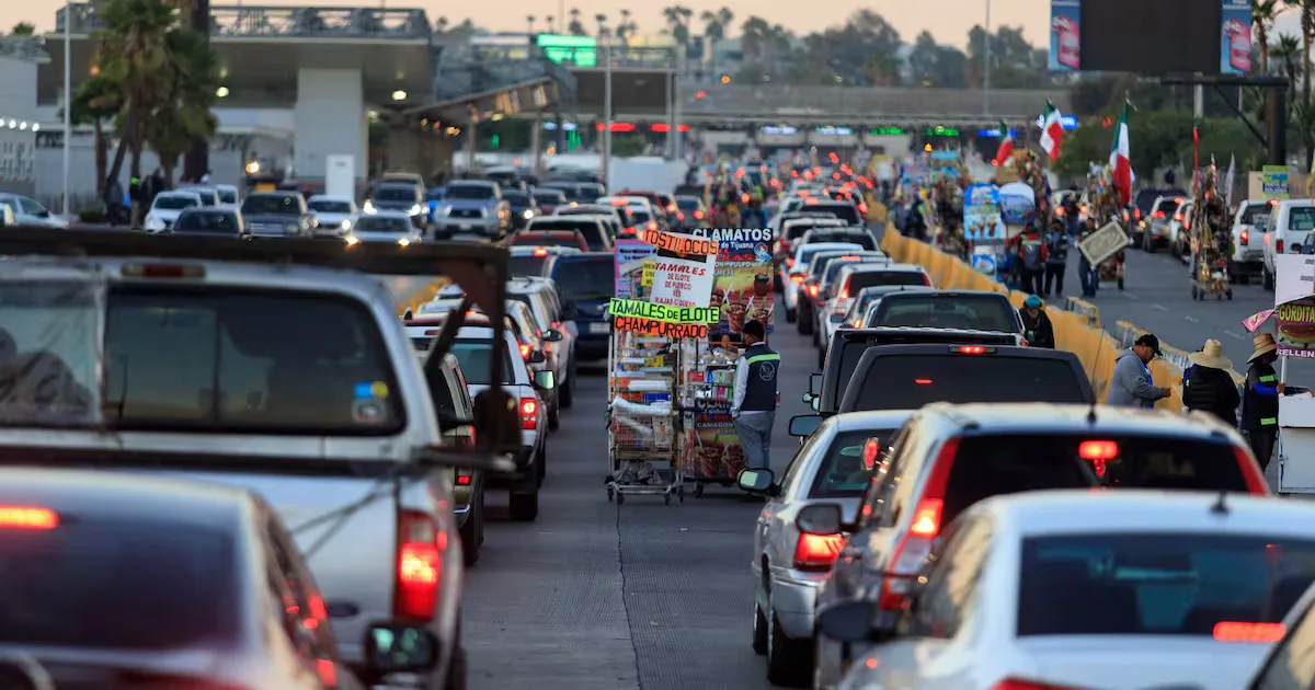 El nuevo carril gratuito para estudiantes en San Ysidro, California.