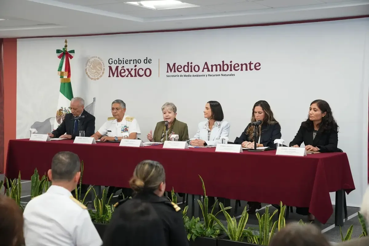 El origen del derrame incluye vertimientos ilegales y emanaciones del complejo Cantarell.