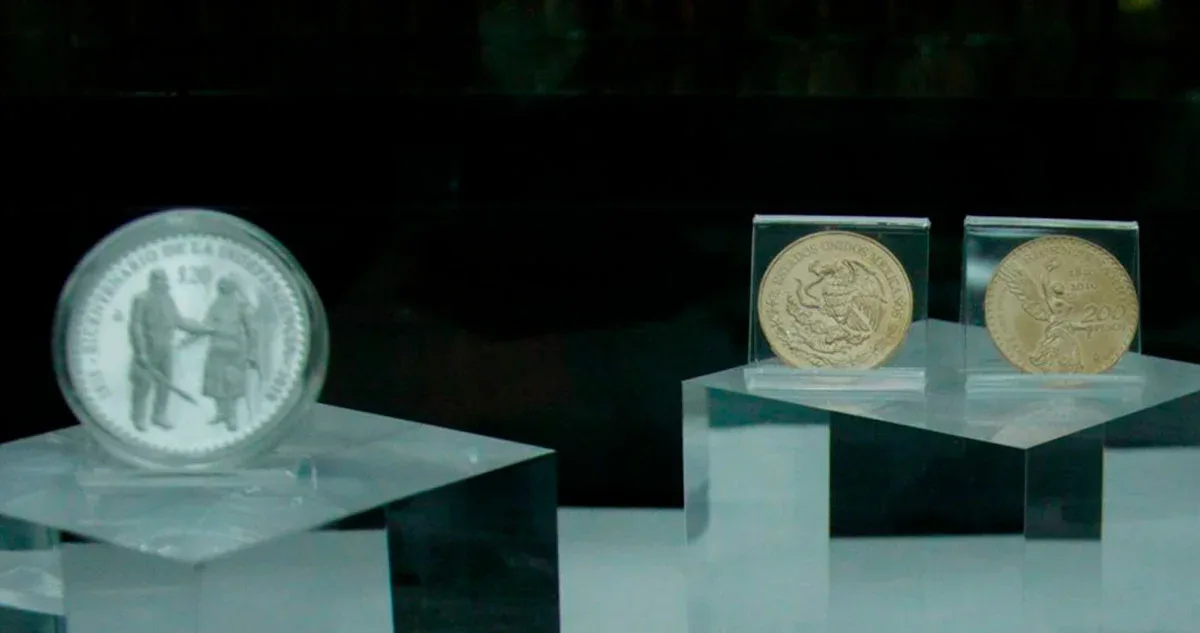 El oro y la plata experimentan su mayor caída en décadas, generando preocupación en los mercados.