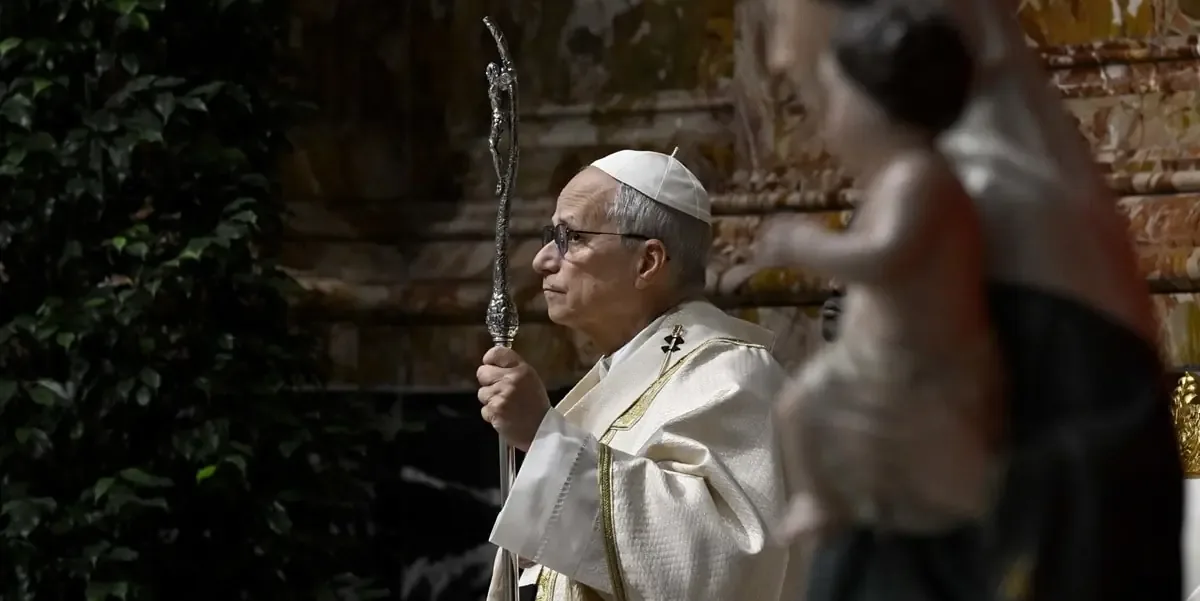 El papa León XIV enfatiza la importancia del compromiso colectivo hacia una paz justa y duradera.
