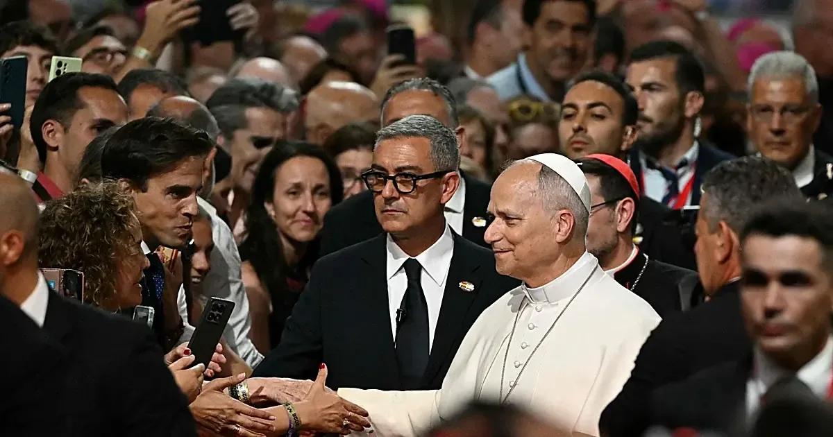 La Iglesia abre espacios de diálogo con la sociedad civil en un evento histórico en Madrid.