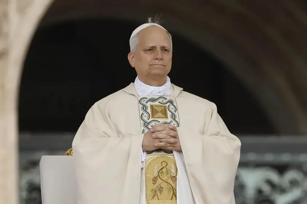 El Papa resalta la fraternidad y la importancia de ayudar a quienes más lo necesitan.