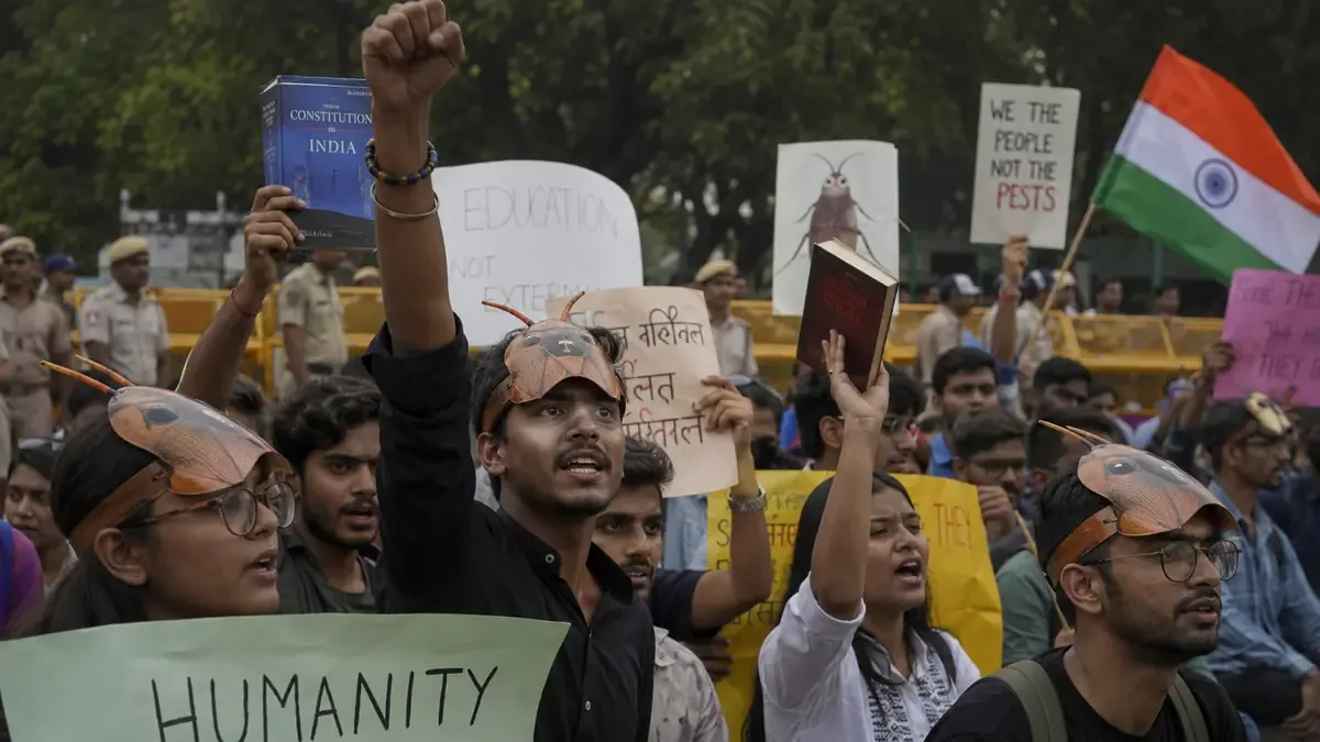 Un movimiento humorístico en redes sociales toma las calles de Nueva Delhi para exigir cambios en el sistema educativo.