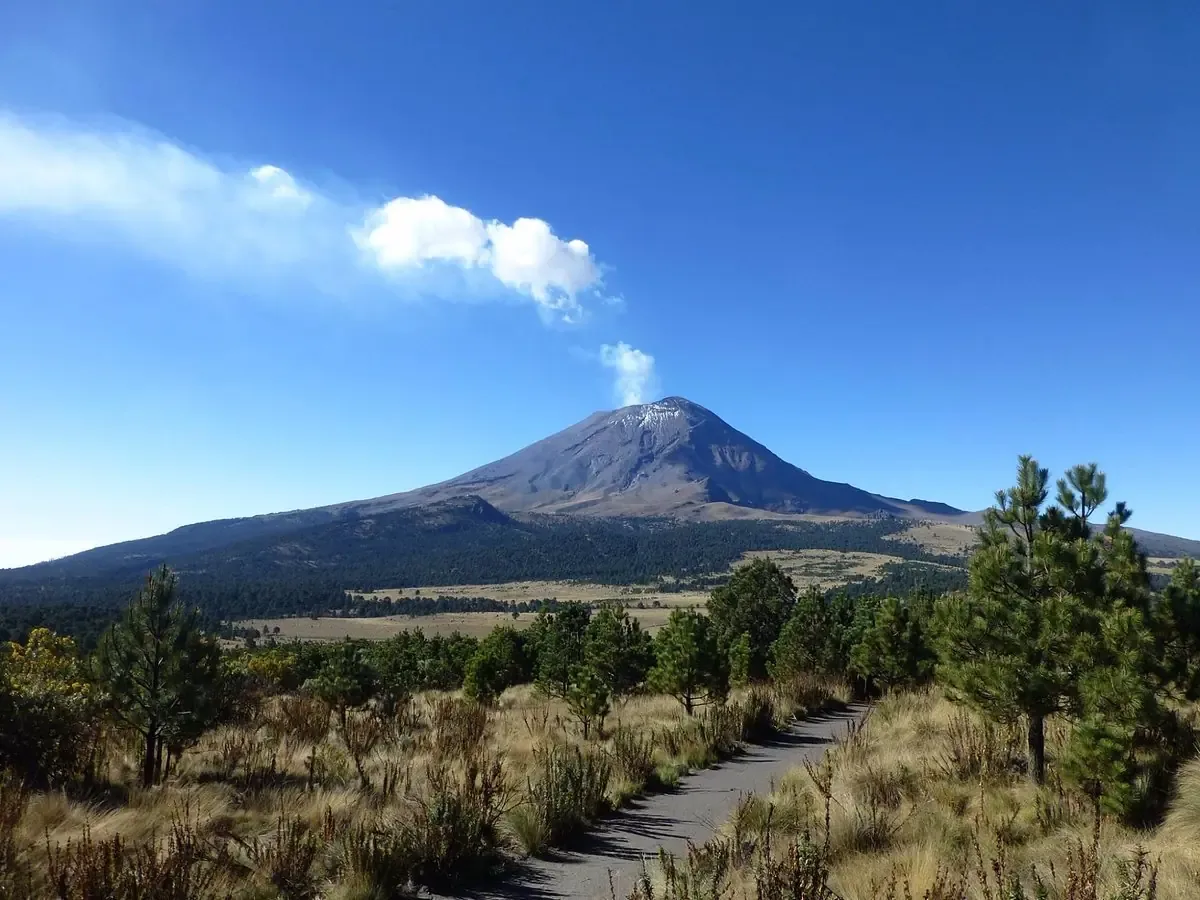 Conocido por su relevancia histórica y paisajes impresionantes, es un lugar muy visitado por amantes de la naturaleza.