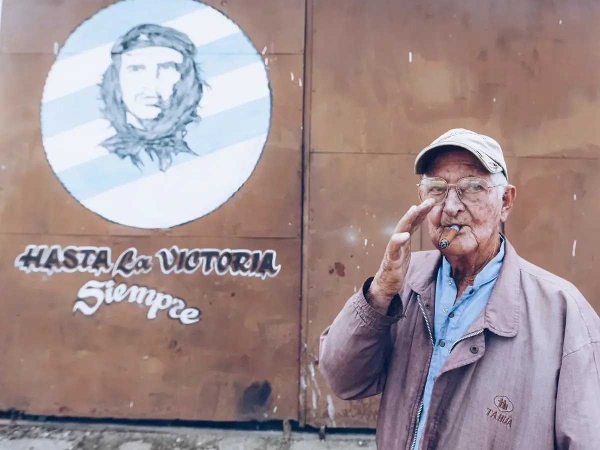 La destrucción del mural de Carlos Mérida plantea interrogantes sobre la preservación del arte en espacios públicos.