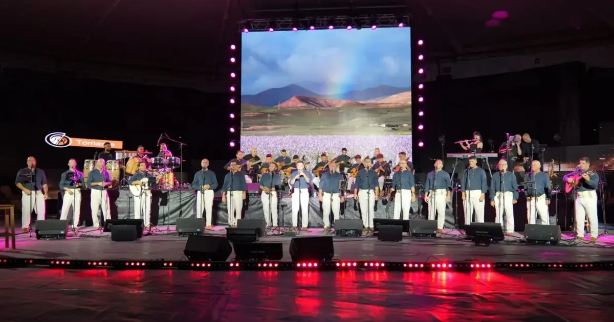 La Agrupación Musical El Pavón celebró su tradicional encuentro en Tías, destacando la riqueza cultural canaria.