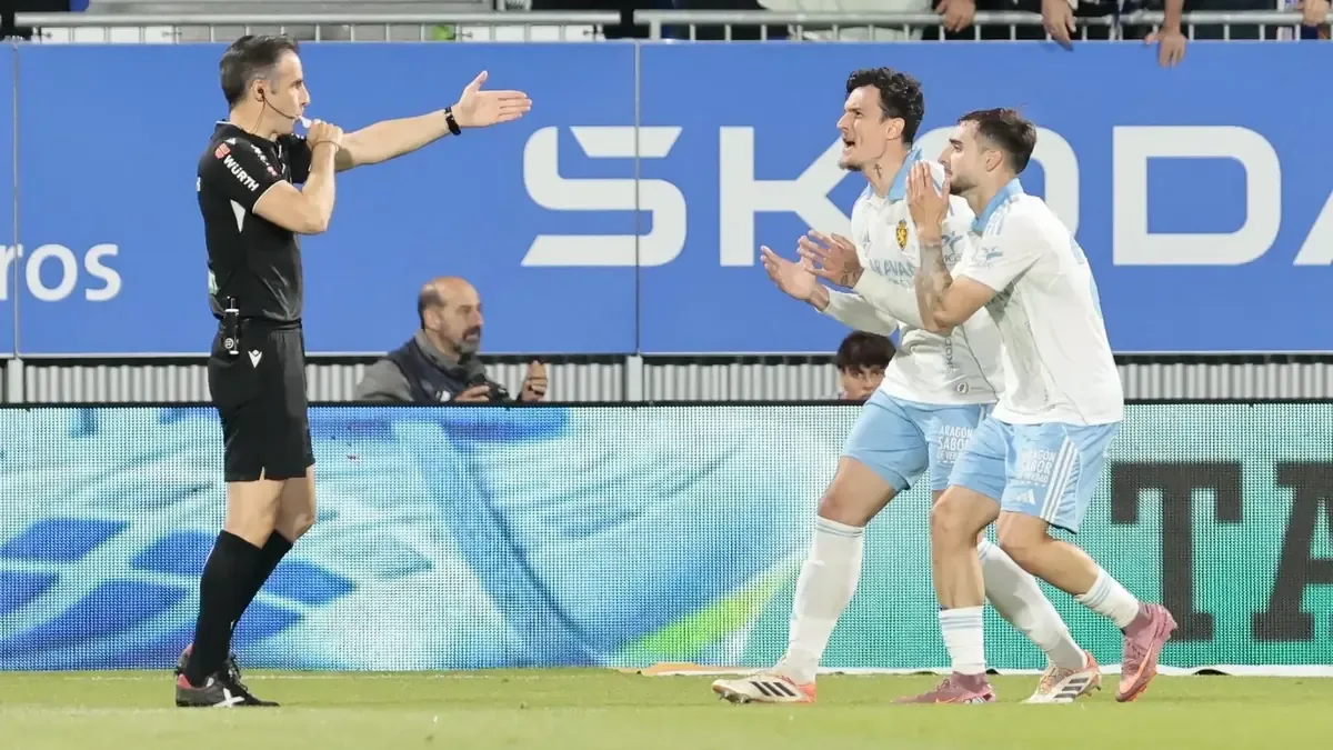 La mala suerte y el VAR perjudican al equipo blanquillo en un encuentro crucial.