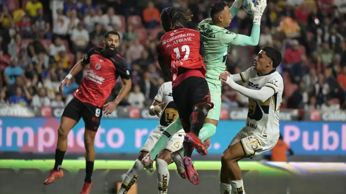 El portero costarricense continúa su trayectoria con el club mexicano, reflejando estabilidad y compromiso familiar.
