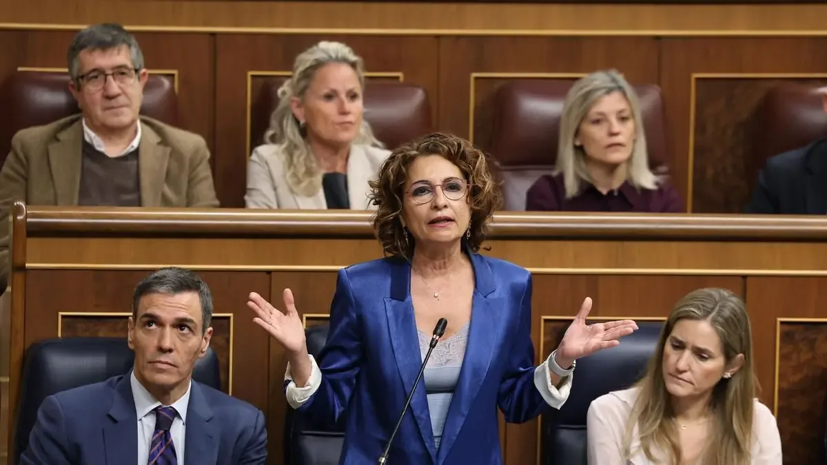 El PP arremete contra la vicepresidenta socialista en el Congreso antes de las elecciones andaluzas.