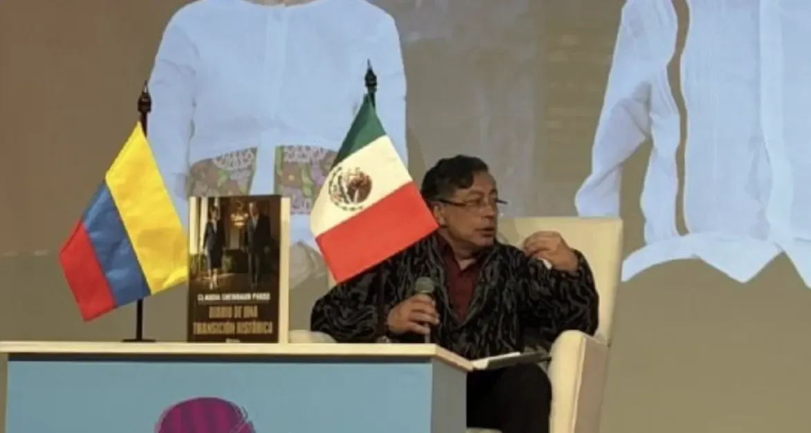 El presidente colombiano participó en la Feria del Libro de Bogotá destacando la evolución de los gobiernos progresistas en Latinoamérica.