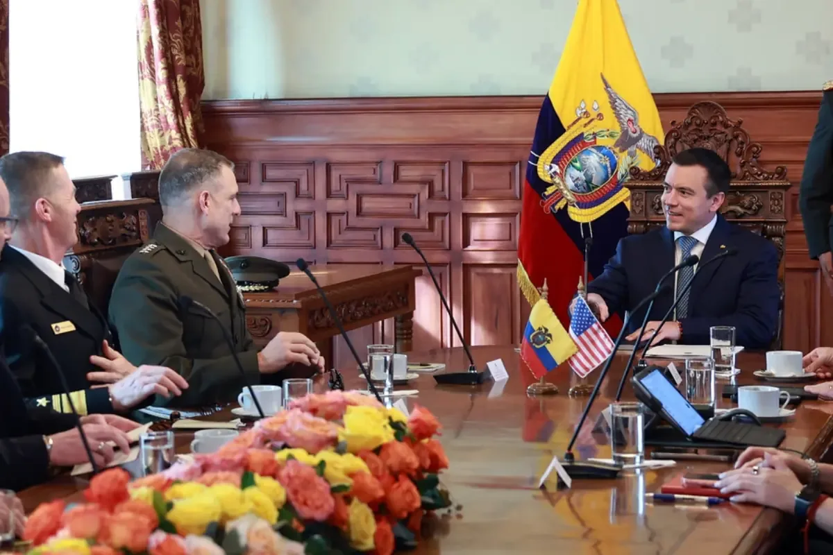 El presidente ecuatoriano refuerza la cooperación con EE.UU. para combatir amenazas transnacionales.