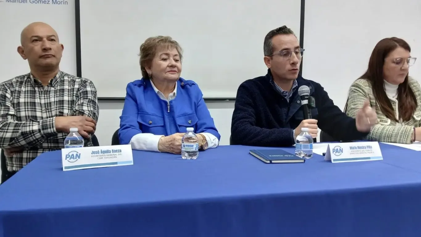 El presidente estatal del PAN, Mario Riestra, durante su anuncio sobre la auditoría al OOSAPAT.