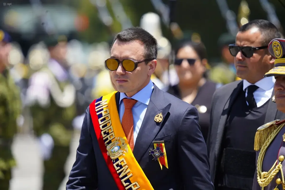 El presidente honró la historia y ligó la defensa del país a las actuales amenazas.