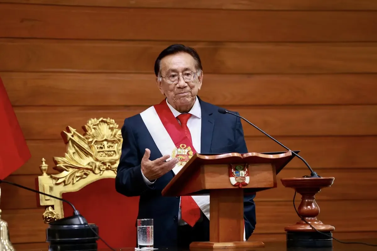 El presidente interino admitió desconocer la emergencia en Arequipa, donde las lluvias han dejado varios fallecidos y damnificados.