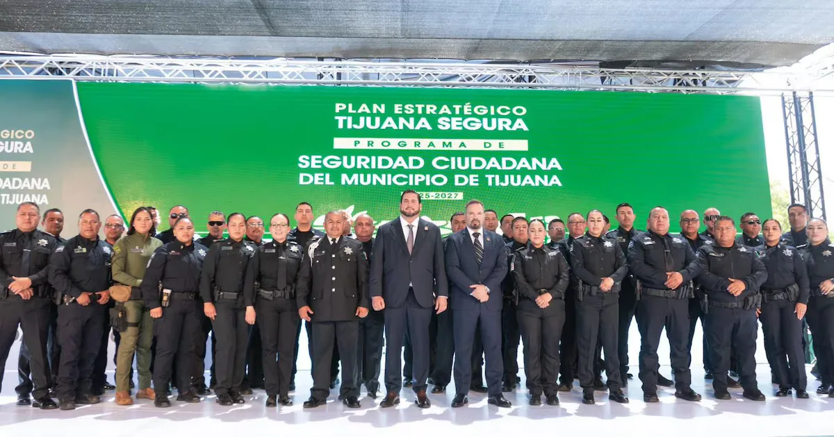 El presidente municipal Ismael Burgueño Ruiz en conferncia de prensa sobre seguridad.