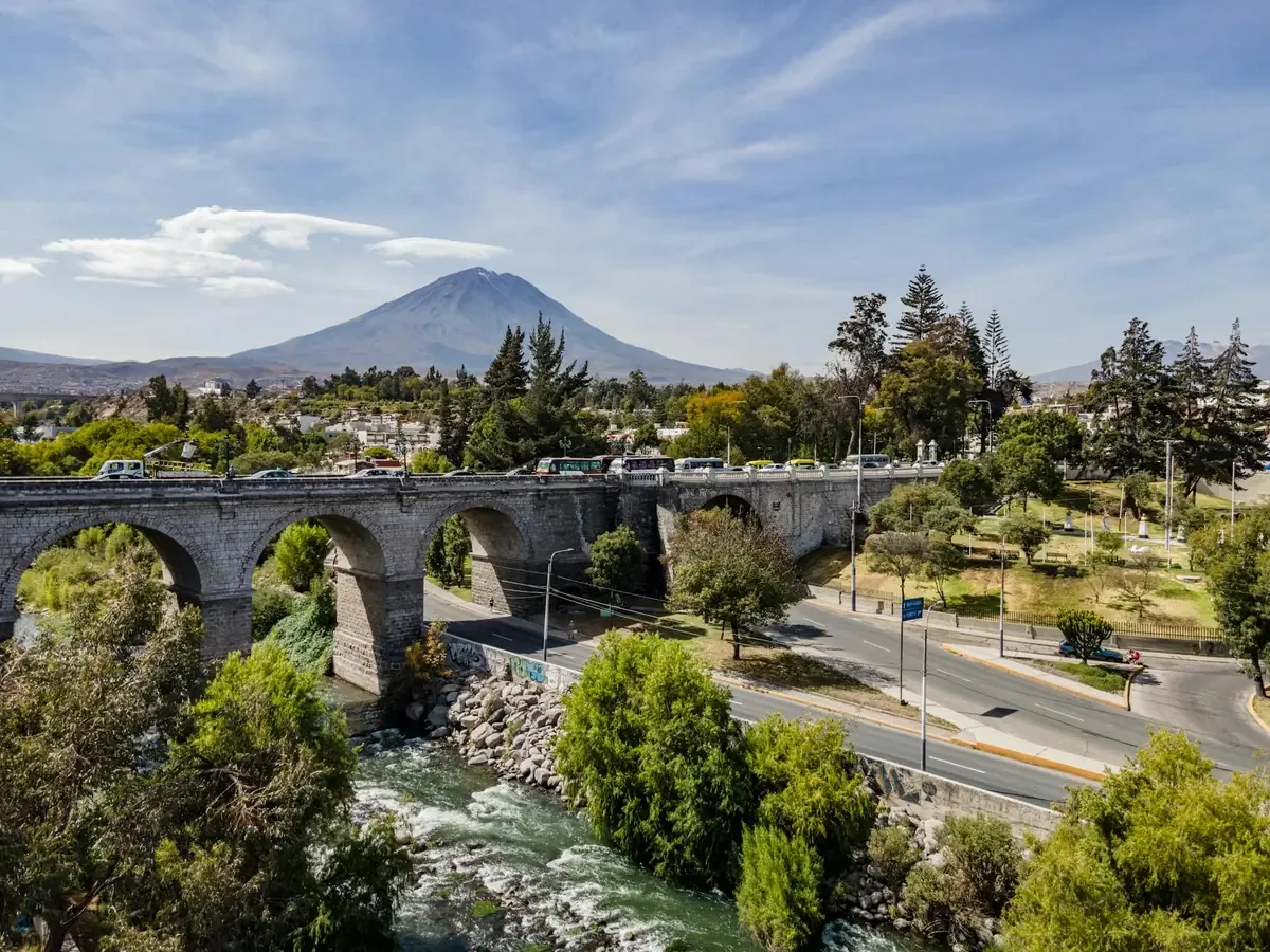 La CMIC advierte sobre la necesidad de advertencias en la estructura en Tijuana.