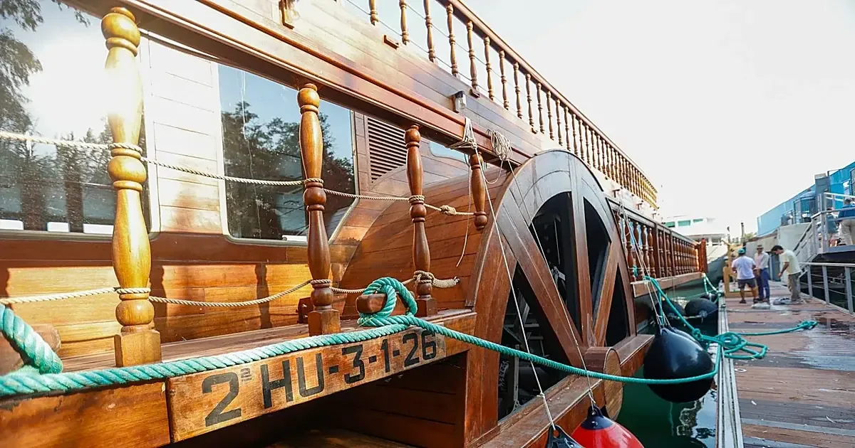 La Fundación Nao Victoria presenta esta réplica del primer barco a vapor español.