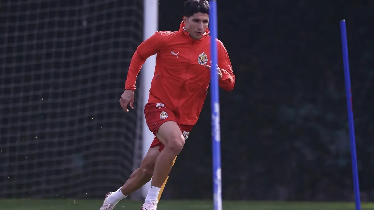 El Rebaño Sagrado enfrenta a su eterno rival buscando mantener su liderazgo en el Torneo Clausura 2026.