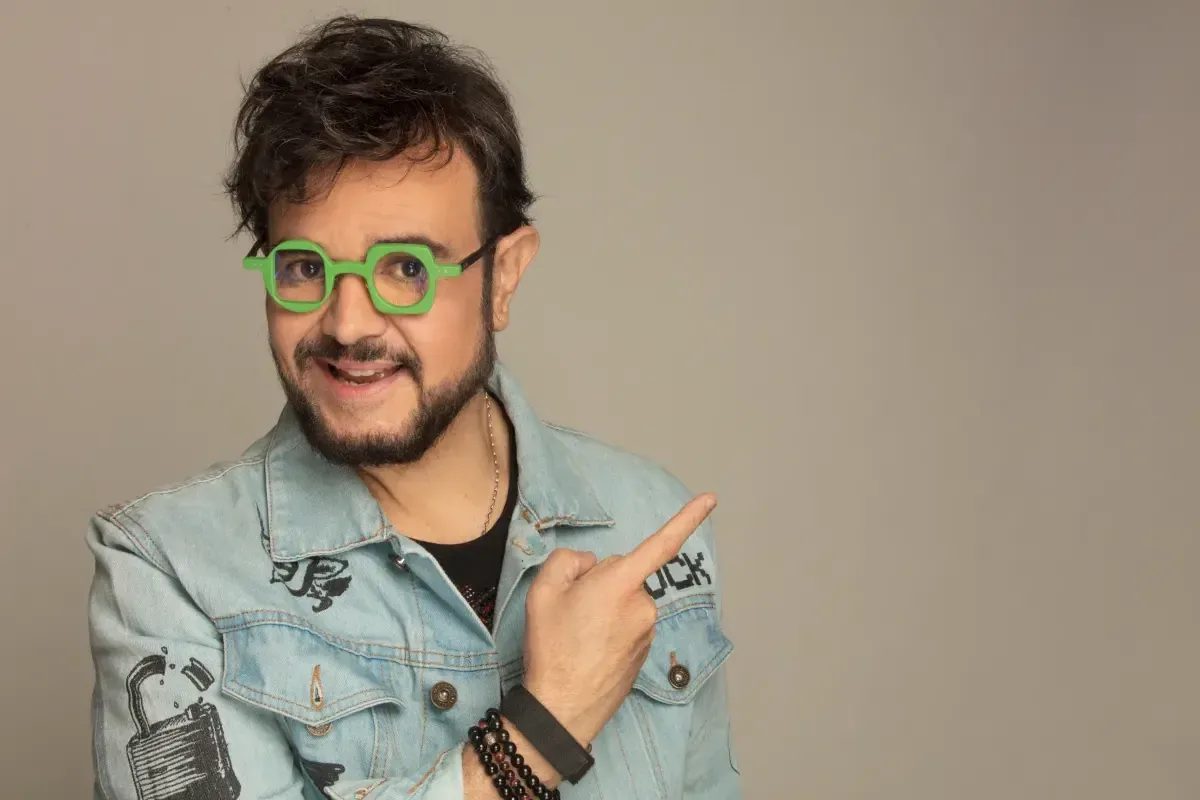 El reconocido cantautor mexicano lanza “Zen” y anuncia su gira Total Syntek–35 Anniversary Tour.