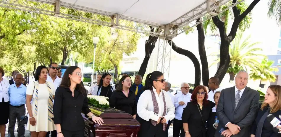 El reconocido periodista y comunicador fue recordado por su legado y pasión en el mundo del espectáculo.