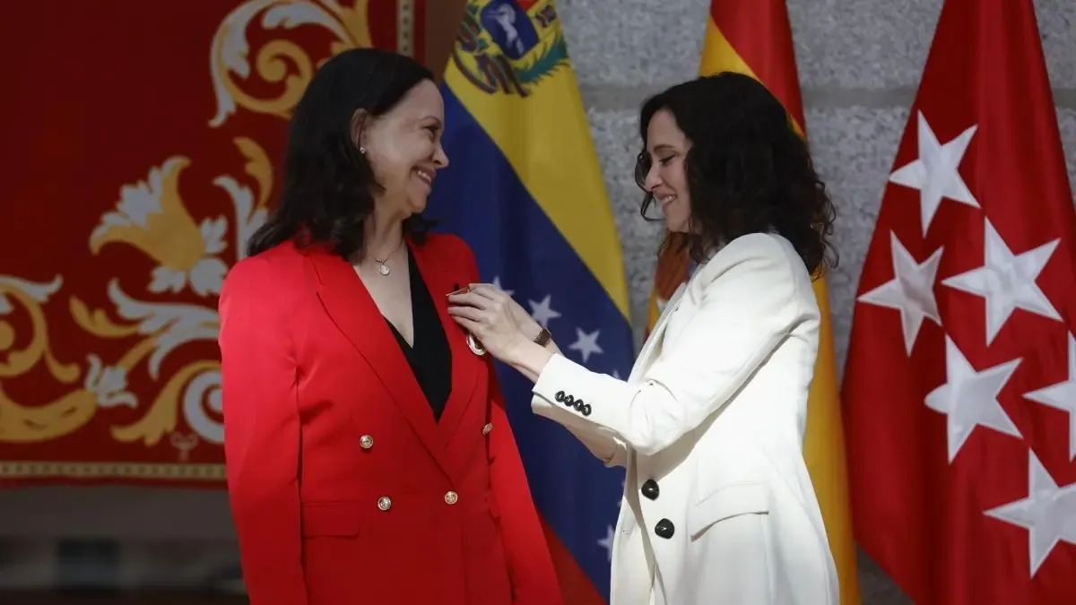 El reconocimiento a la opositora venezolana genera apoyo popular y críticas a la izquierda.