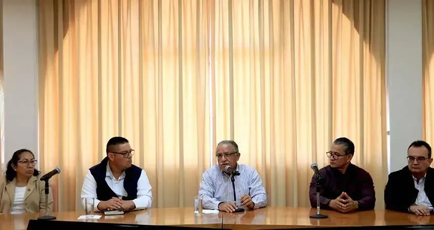 El rector Dr. Dante Salgado González da la bienvenida a los académicos al nuevo semestre.