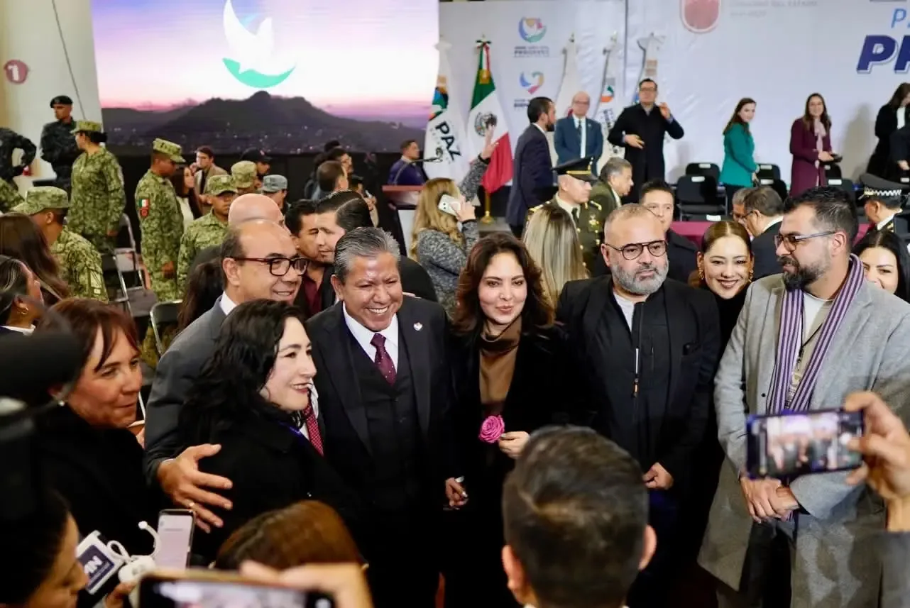El Rector Ángel Román Gutiérrez durante la presentación de la Agenda del Progreso en Zacatecas.