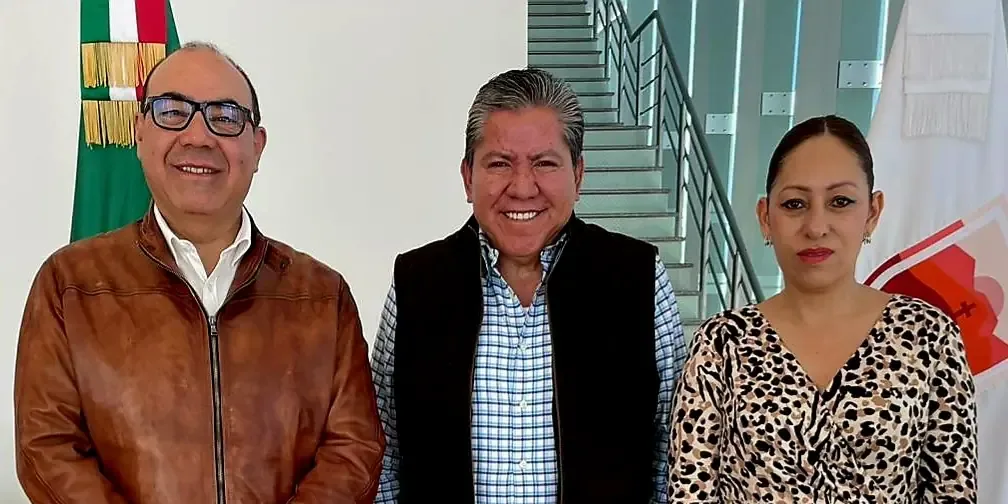 El rector Ángel Román Gutiérrez y el gobernador David Monreal abordan el futuro financiero de la Universidad Autónoma de Zacatecas.