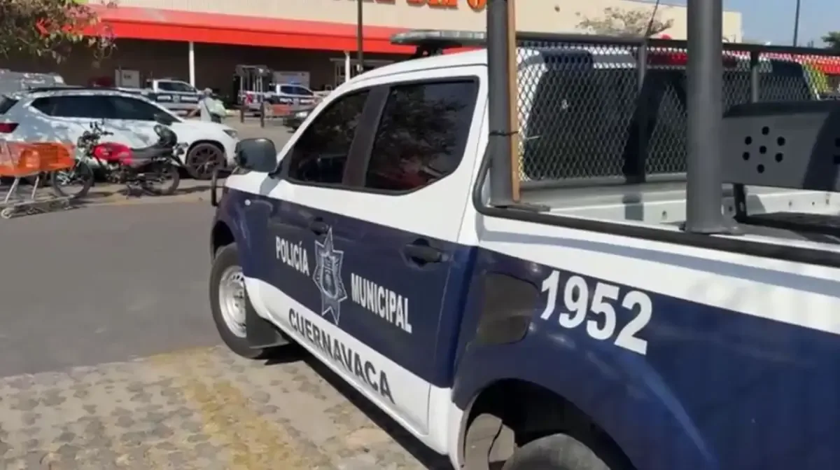 El robo ocurrió en un estacionamiento de "Home Depot" en Cuernavaca, levantando preocupaciones por la seguridad en la zona.