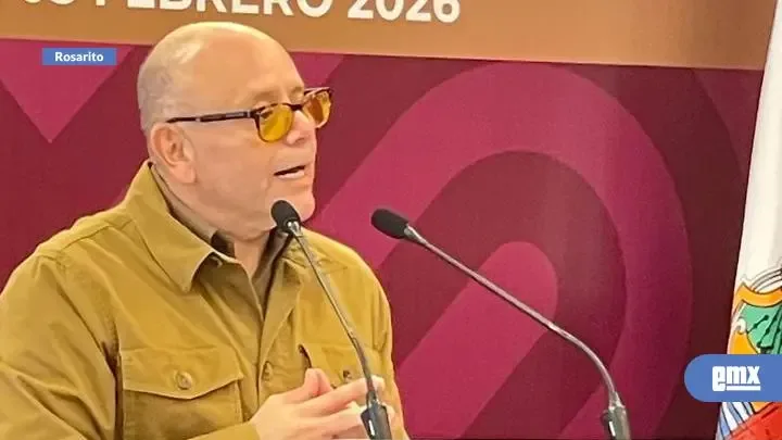 "El secretario de Hacienda de Baja California anuncia la nueva propuesta de deuda."