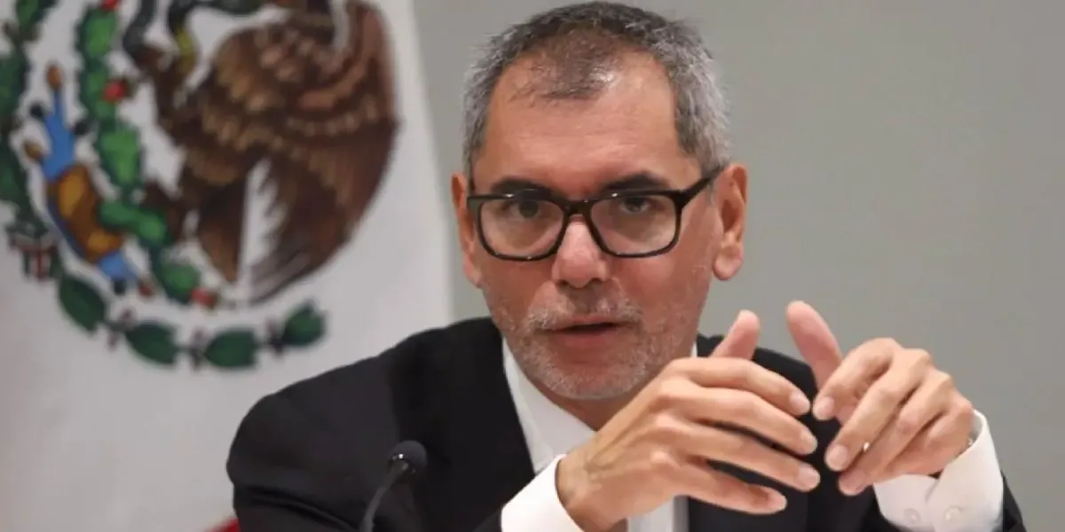 El secretario de Hacienda, Édgar Amador Zamora, durante la conferencia de prensa.